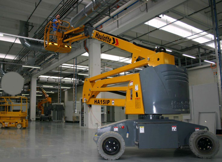 Haulotte HA 15 IP in cantiere